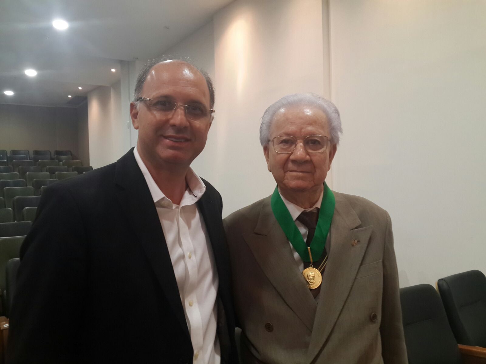 CONGRESSO HUMANIDADES ENTREGA COMENDA ANIS RASSI 03 12 15