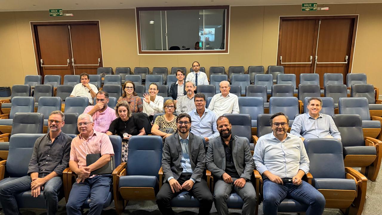 Diretores e conselheiros do Cremego participam de curso de oratória